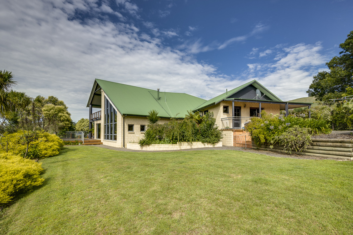 Tukituki Riverfront, Exceptional Home, Outstanding Shedding