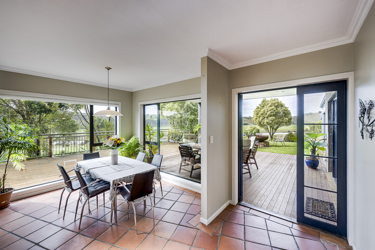 Tukituki Riverfront, Exceptional Home, Outstanding Shedding