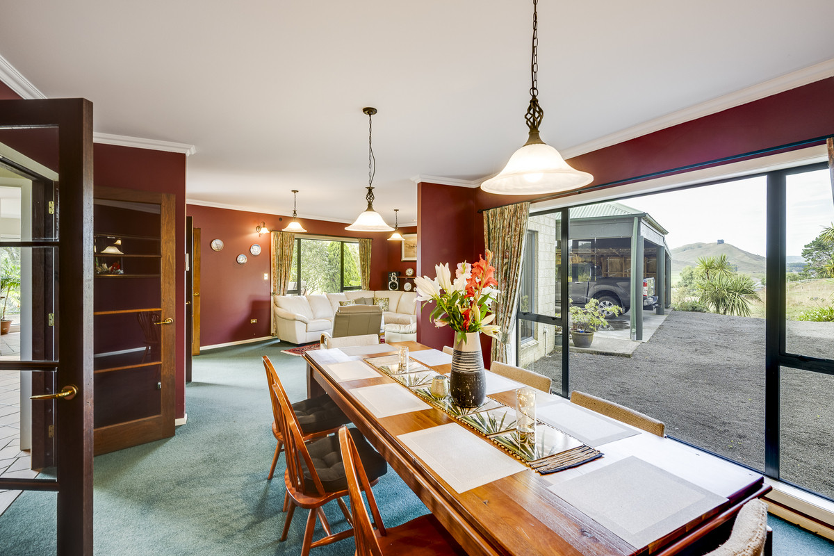 Tukituki Riverfront, Exceptional Home, Outstanding Shedding