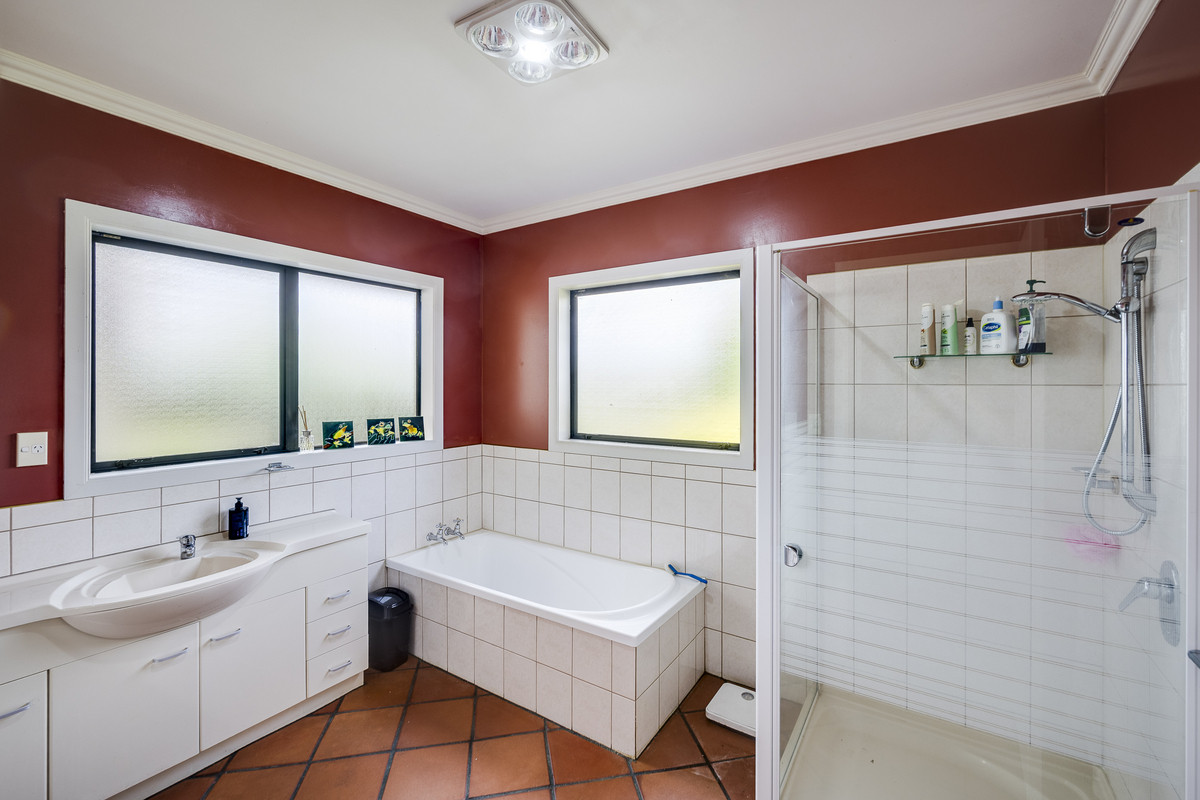 Tukituki Riverfront, Exceptional Home, Outstanding Shedding