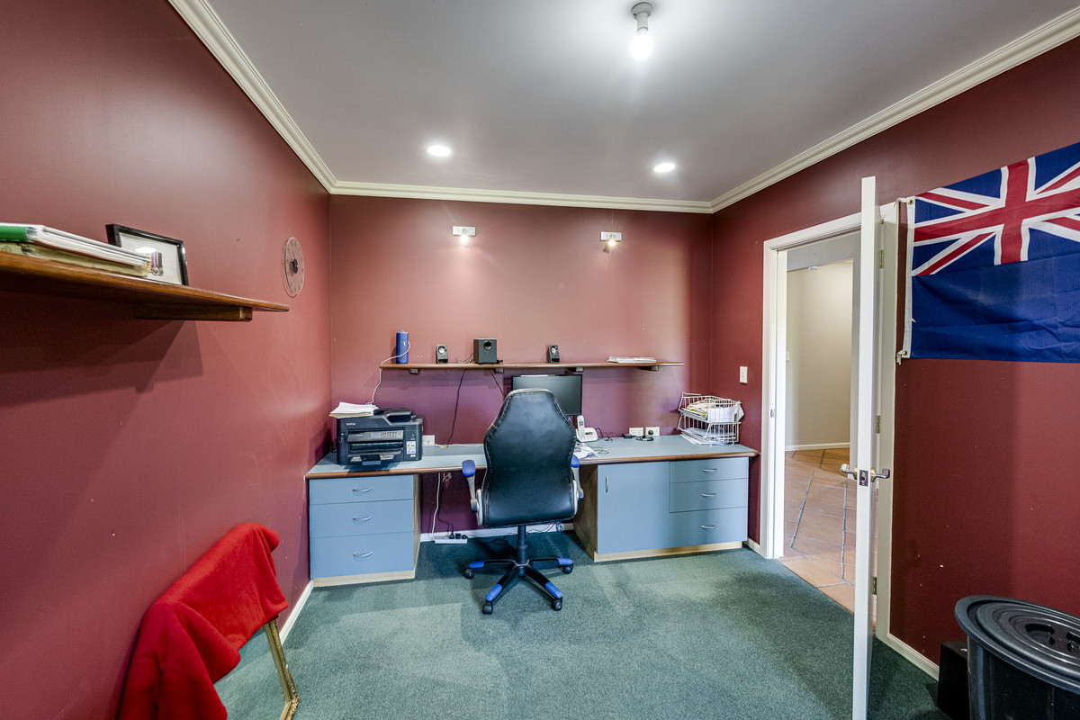 Tukituki Riverfront, Exceptional Home, Outstanding Shedding