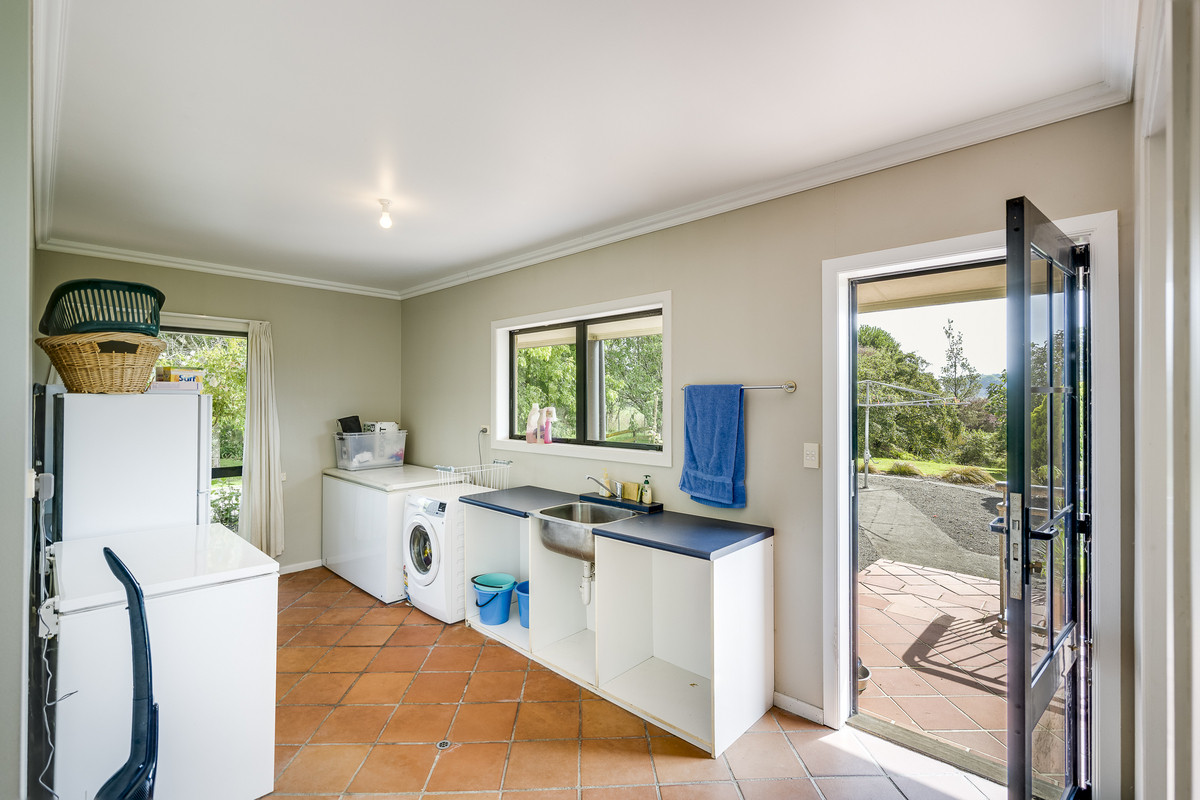 Tukituki Riverfront, Exceptional Home, Outstanding Shedding