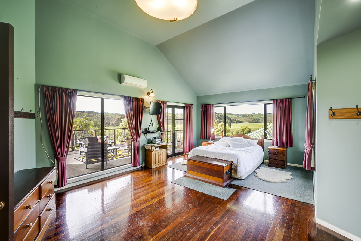 Tukituki Riverfront, Exceptional Home, Outstanding Shedding