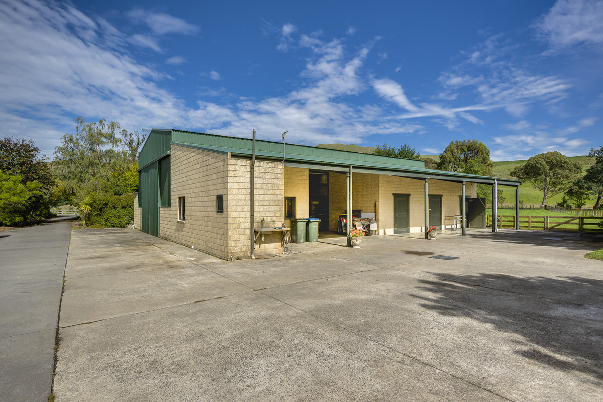 Tukituki Riverfront, Exceptional Home, Outstanding Shedding