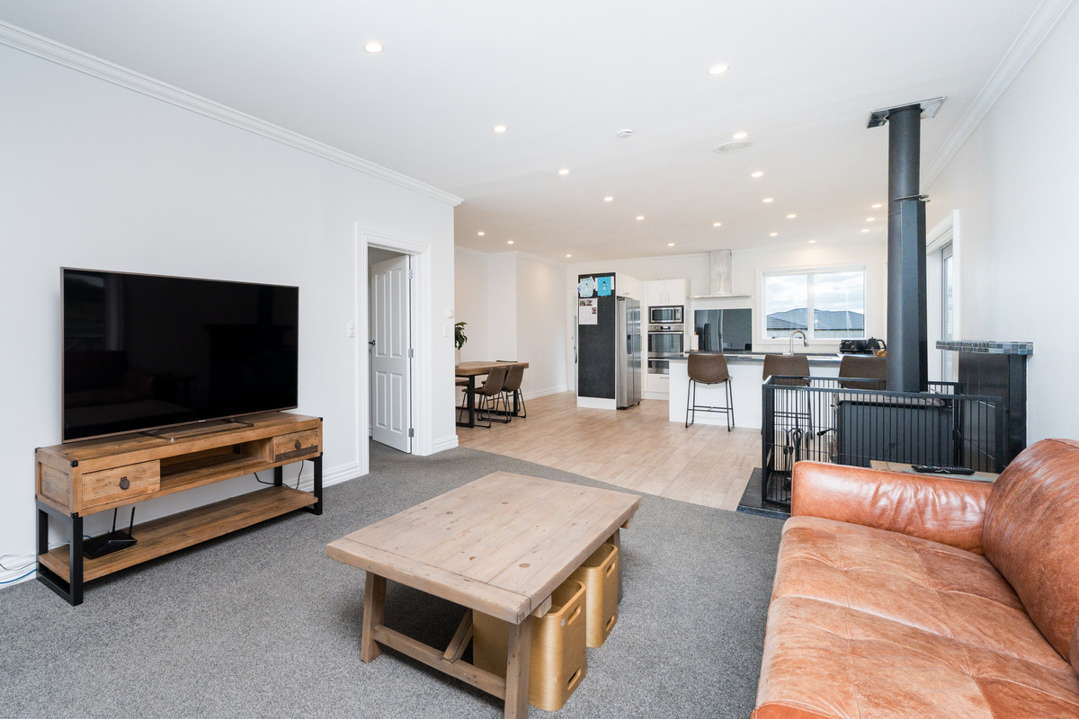 Superb Home With Superb Sheds!