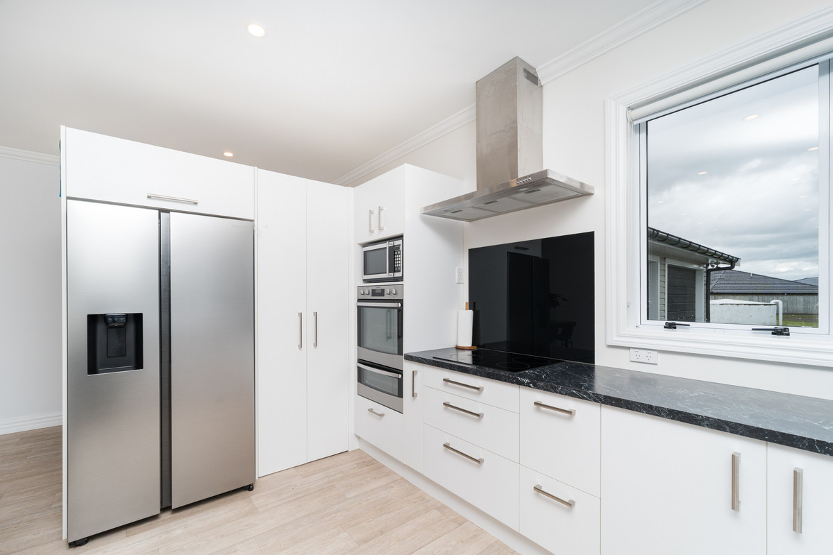 Superb Home With Superb Sheds!