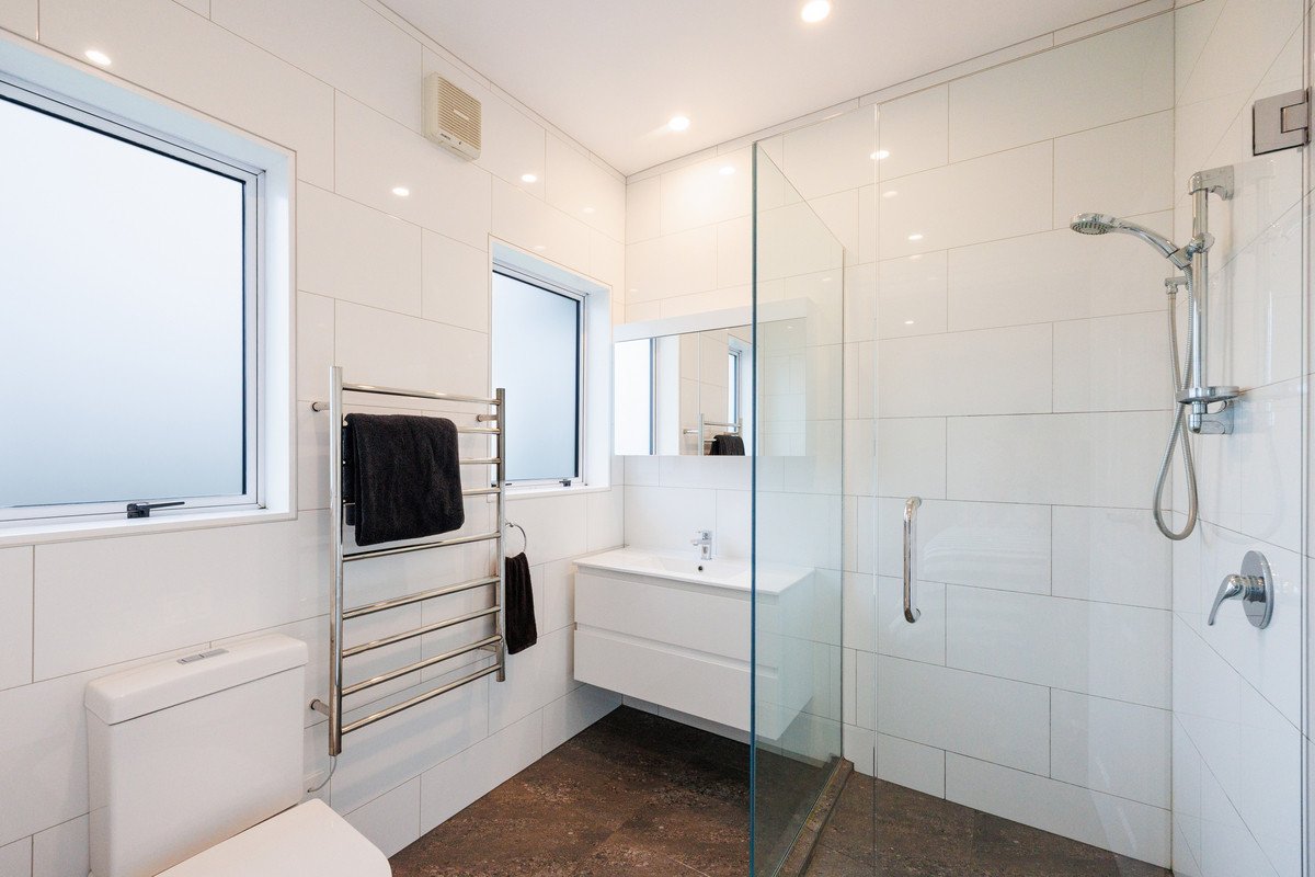 Superb Home With Superb Sheds!