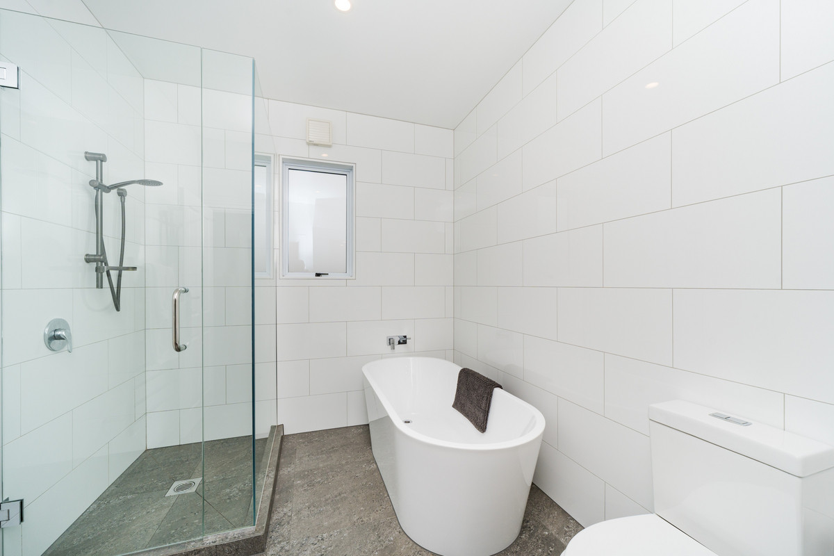 Superb Home With Superb Sheds!