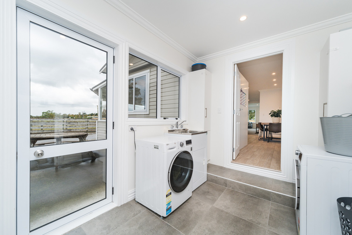 Superb Home With Superb Sheds!