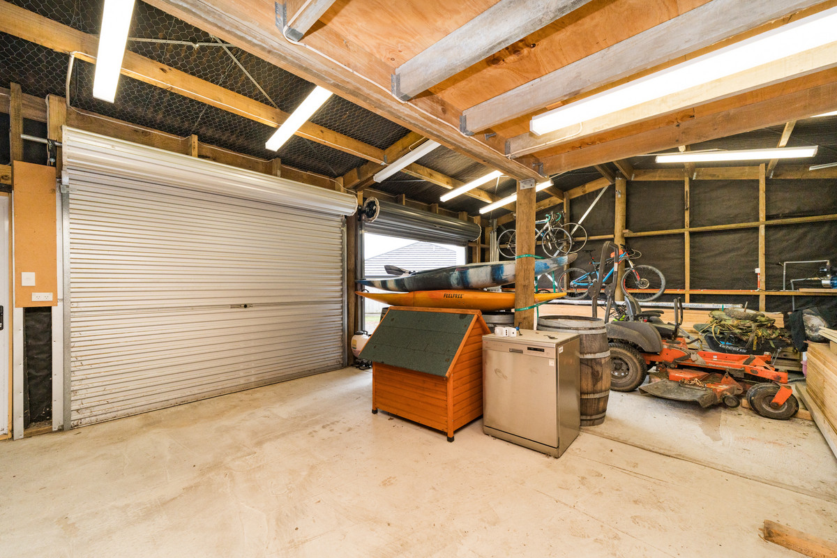 Superb Home With Superb Sheds!