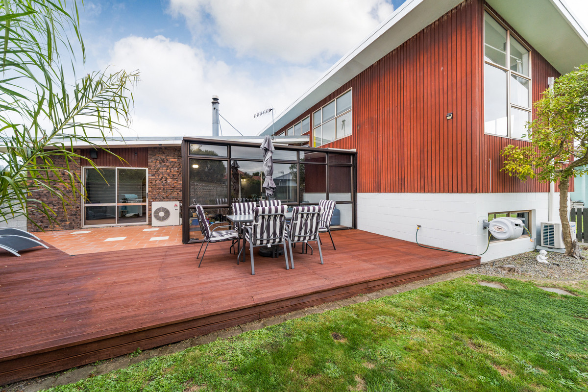 Huge Family Home + Great Garaging