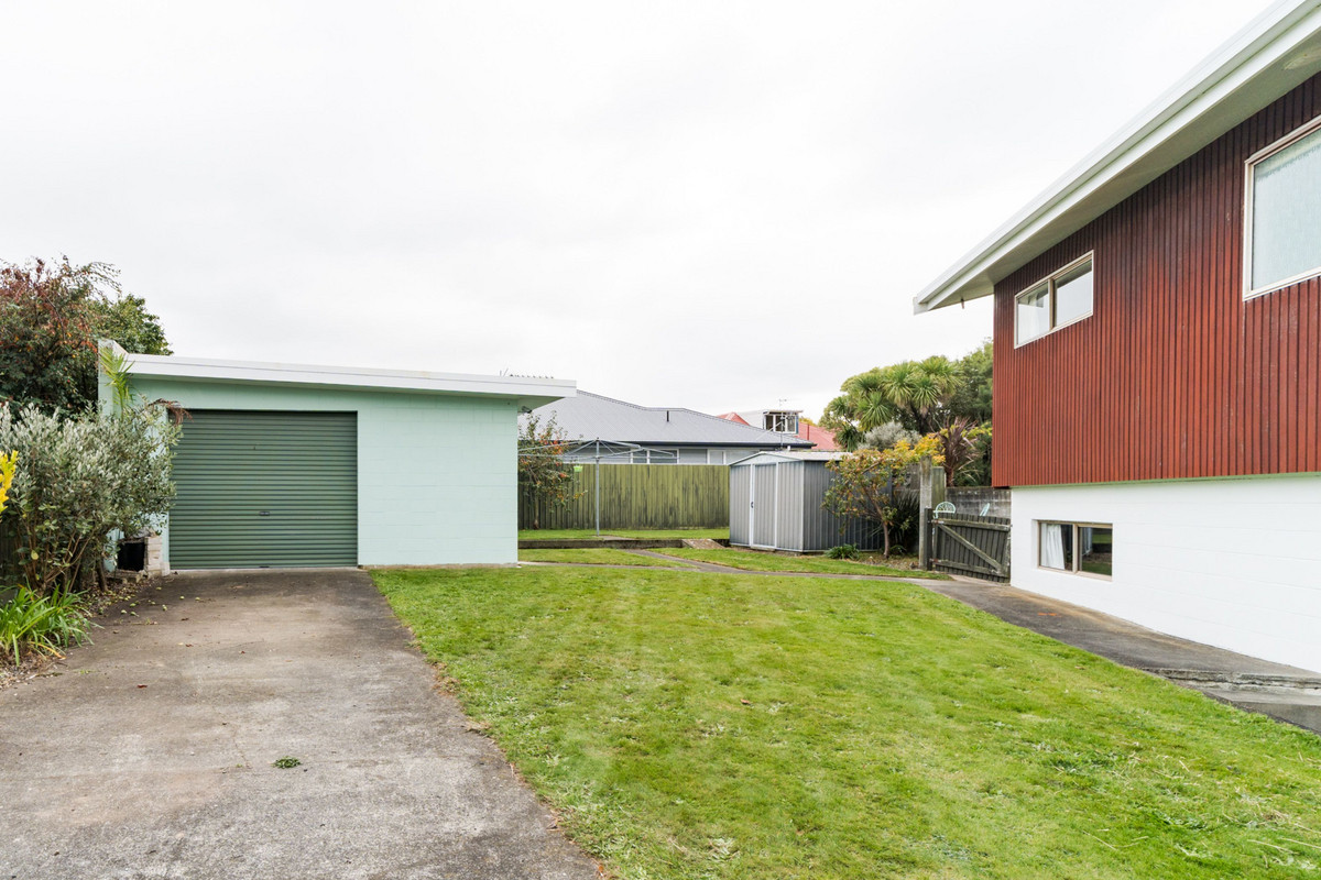Huge Family Home + Great Garaging