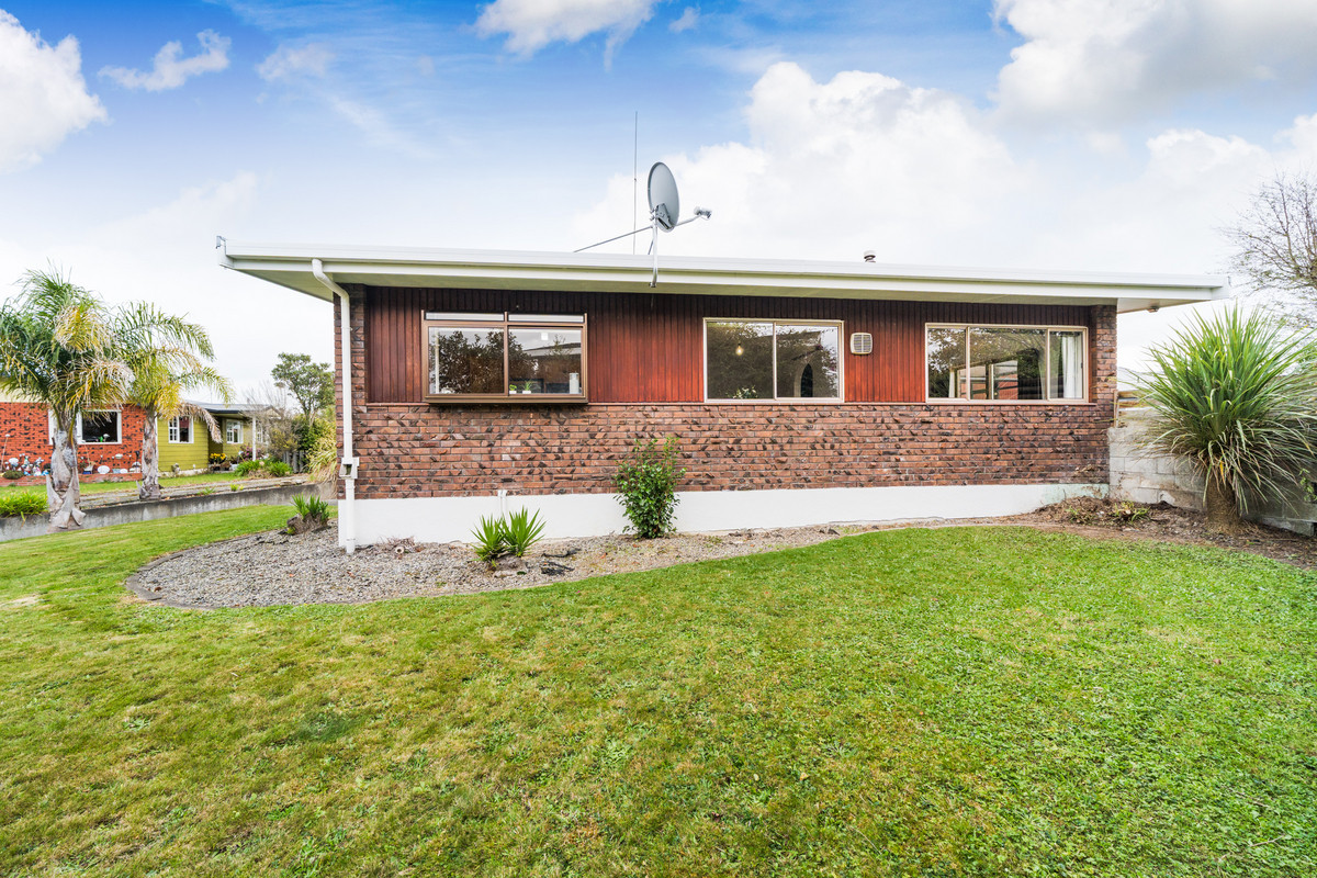 Huge Family Home + Great Garaging