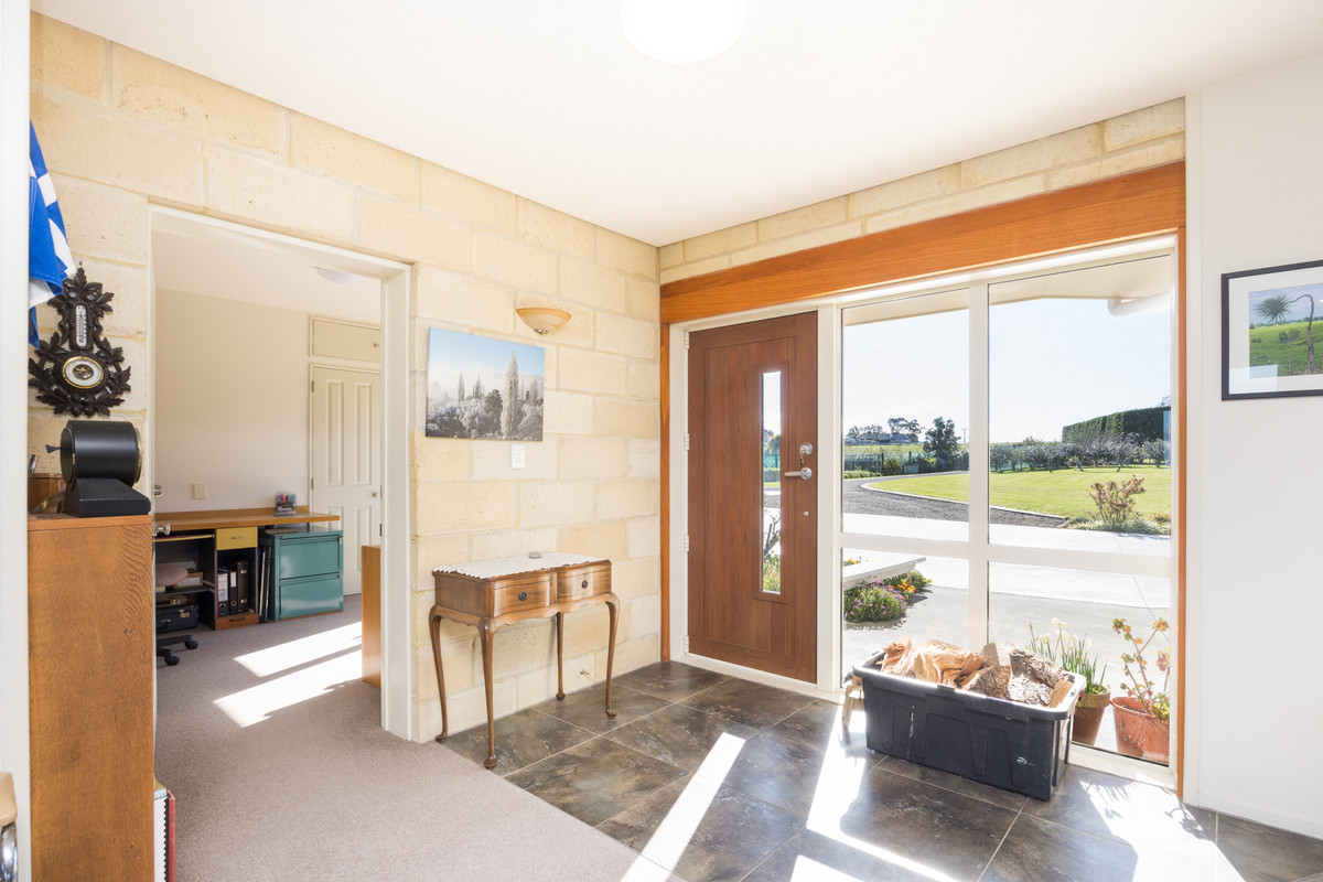 Panoramic Views & Sustainable Living