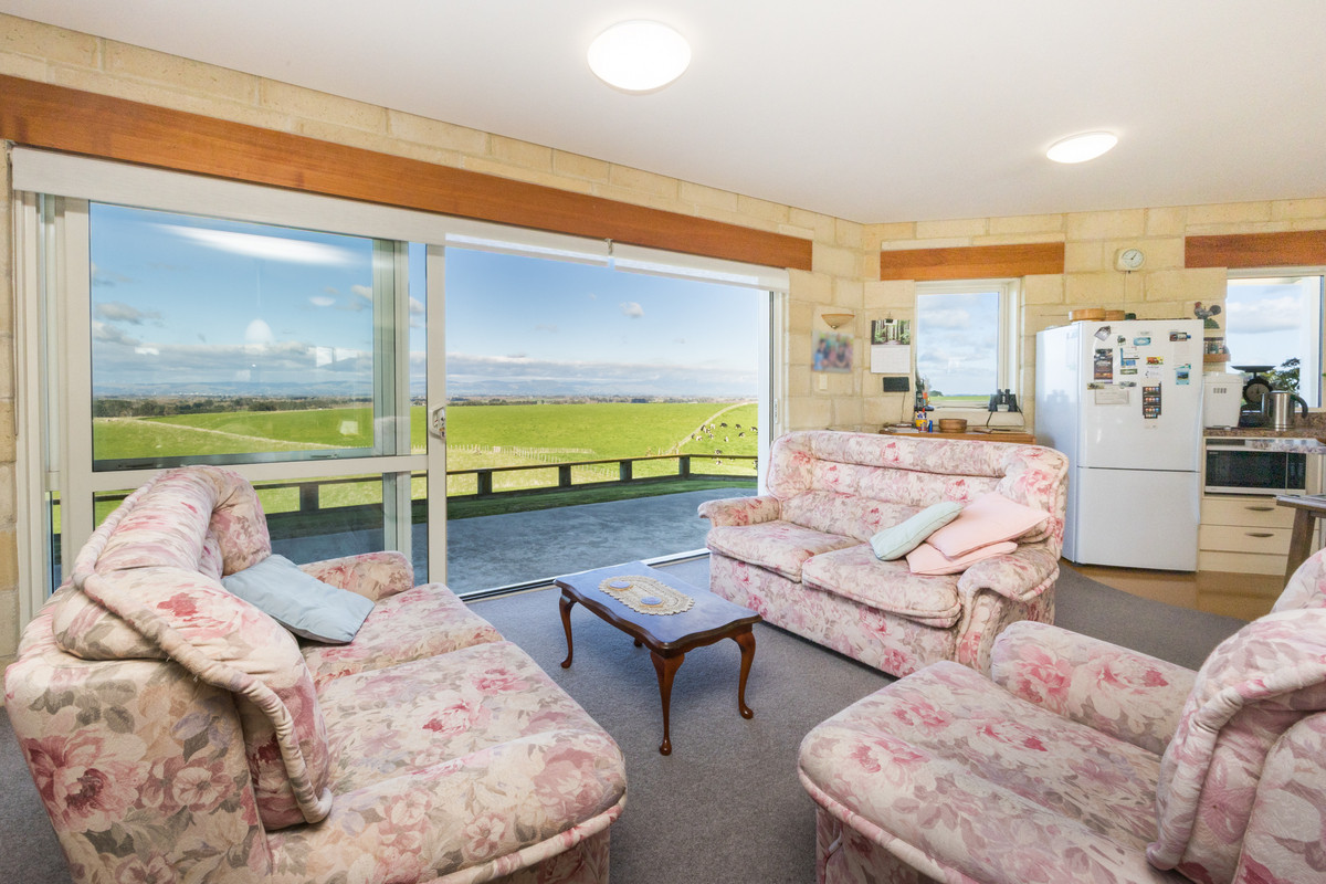Panoramic Views & Sustainable Living