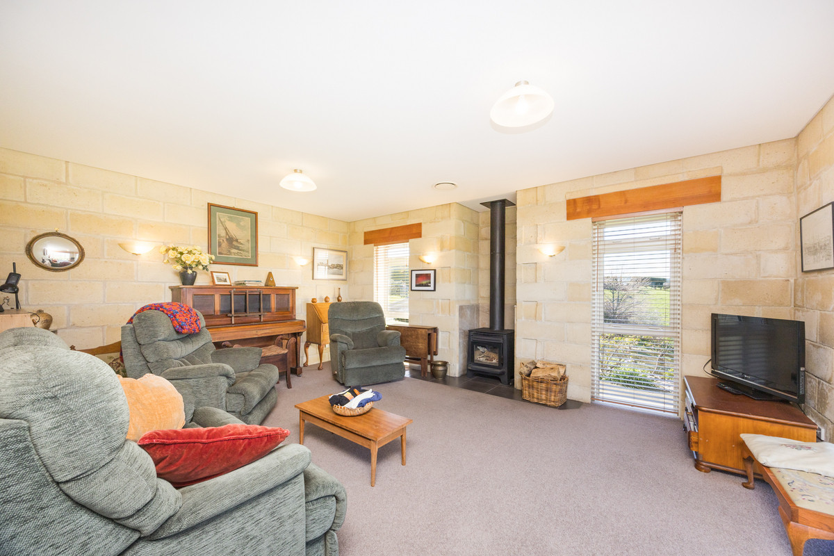 Panoramic Views & Sustainable Living