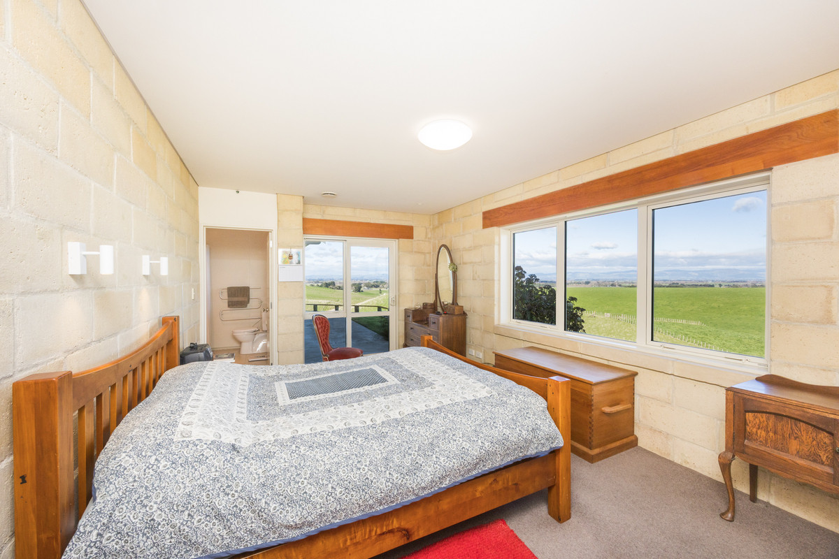 Panoramic Views & Sustainable Living