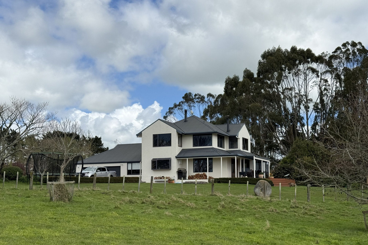 Private Lifestyle Oasis Minutes from Feilding