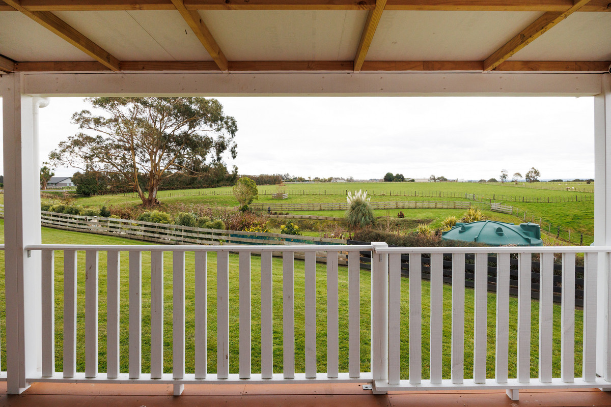 Small Acreage, Big Lifestyle!