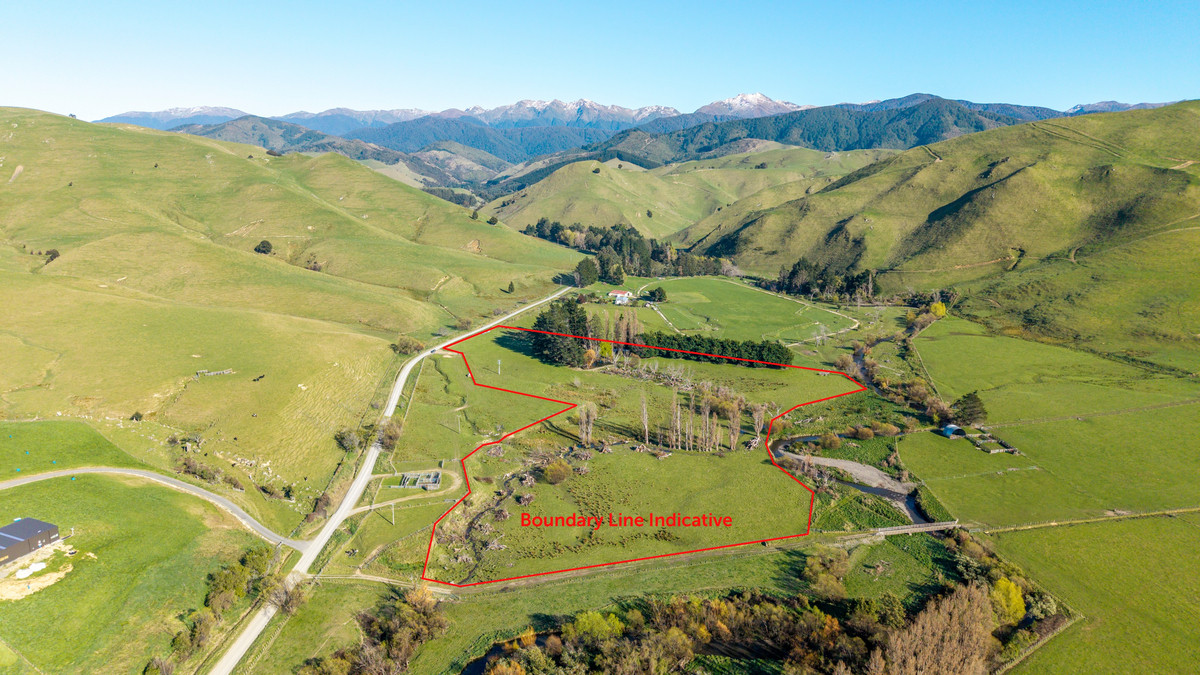 Streamside Lifestyle with Tararua Views