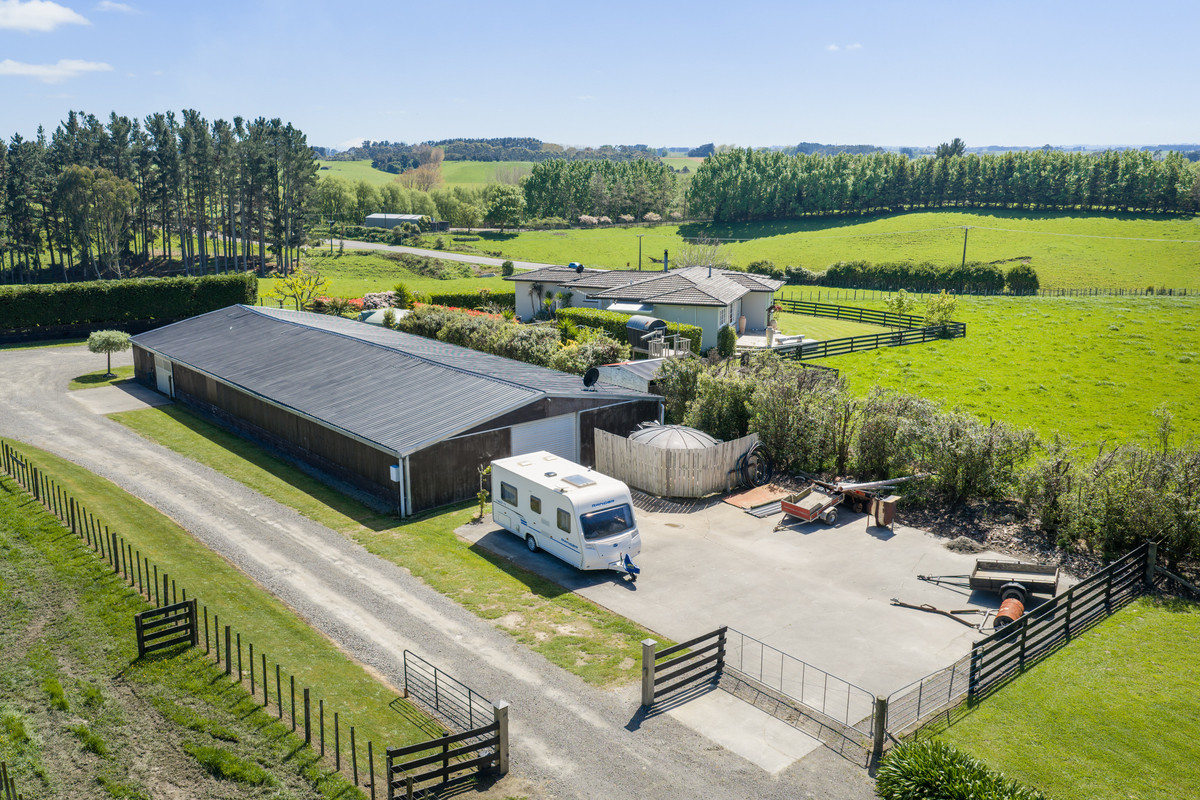 Family Lifestyle With Huge Shed
