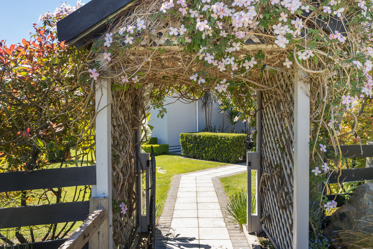 Family Lifestyle With Huge Shed