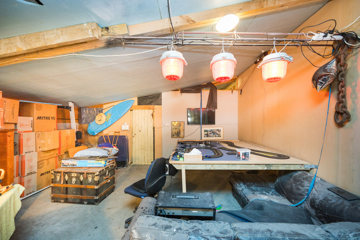 Family Lifestyle With Huge Shed