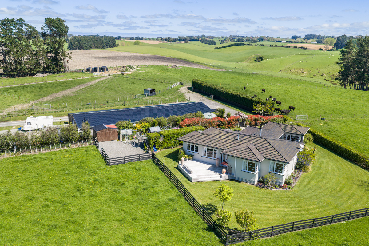 Family Lifestyle With Huge Shed